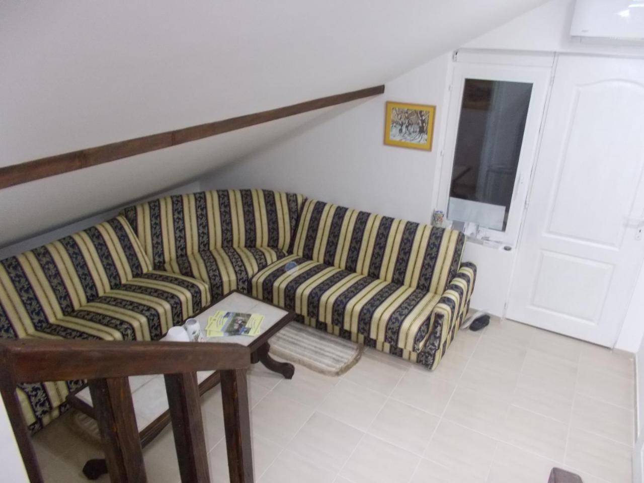Apartman Vrdnicak Vrdnik Esterno foto